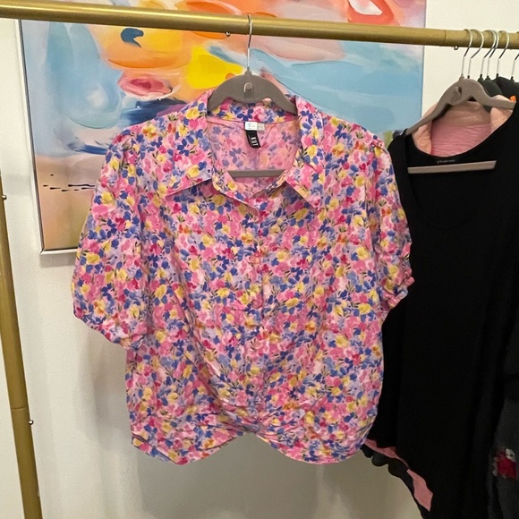 Kut from the Kloth Tops - Kut from the Kloth Pink Floral Button-Up Blouse Blue & Yellow Accents Size XL